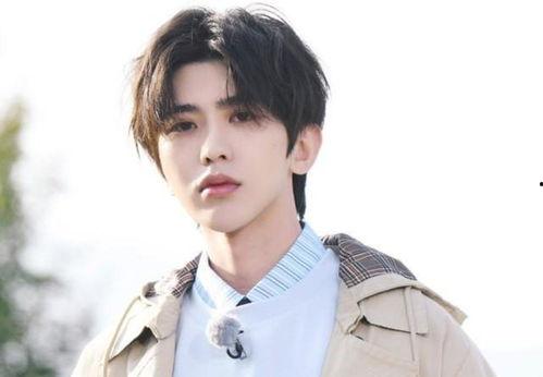 娱乐吃瓜蔡徐坤,从娱乐吃瓜到现象级偶像的蜕变之路