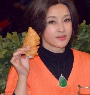 娱乐圈明星吃瓜吗是谁,揭秘“吃瓜”背后的真相与内幕